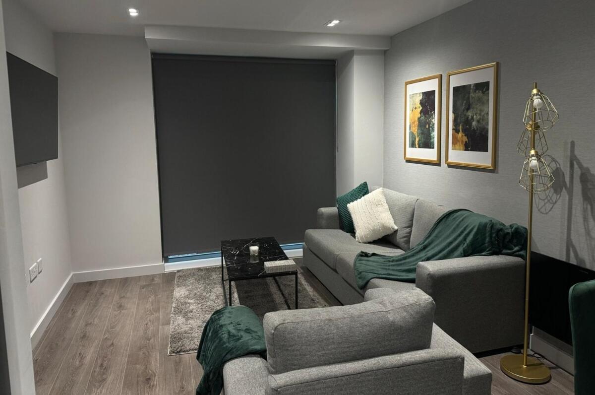 Modern 2-Bedroom Apartment In Heart Of Liverpool Bagian luar foto